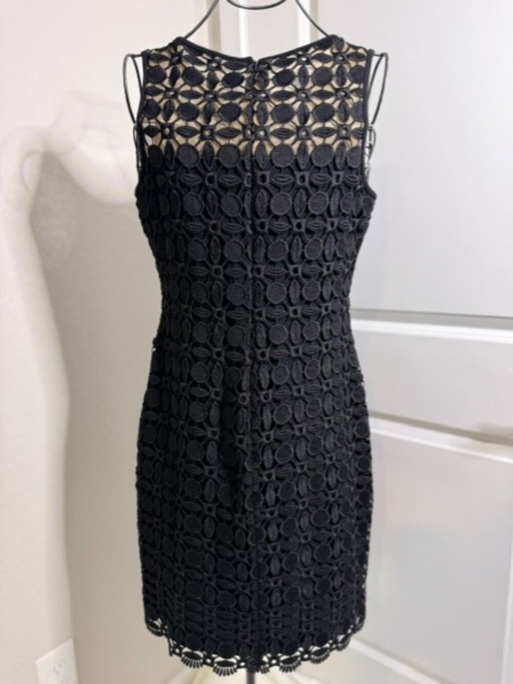 Lauren Ralph Lauren Black Lace Illusion Neckline Sheath Cocktail Dress, Size 2 - Picture 5 of 11